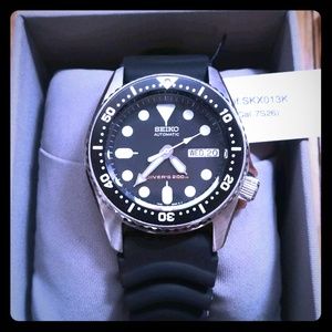 Seiko SKX013K automatic wrist watch